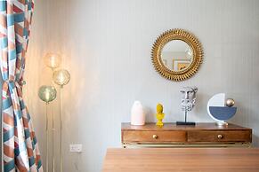 Comfortable 5 Bedroom Detached House With Parking