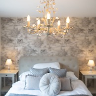 Comfortable 5 Bedroom Detached House With Parking