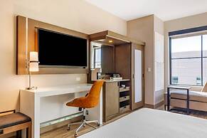 Cambria Hotel New Haven University Area