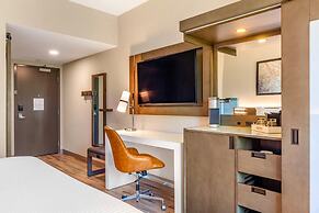 Cambria Hotel New Haven University Area