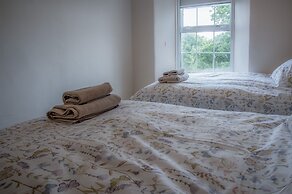 West Jordanston Cottage - St Florence