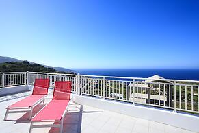 Villa With 180 Degree Sea View - Sleeps 2-6