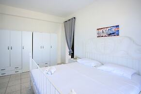 Villa With 180 Degree Sea View - Sleeps 2-6