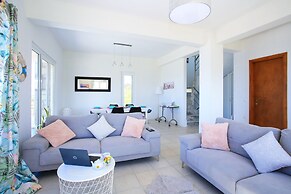 Villa With 180 Degree Sea View - Sleeps 2-6