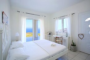 Villa With 180 Degree Sea View - Sleeps 2-6