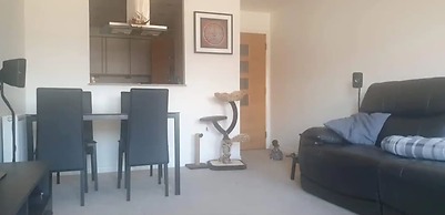 Comfy 2 Bedroom Apartment Near Edinburgh City Centre