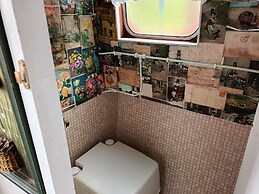 Pretty & Cosy Boat in Stunning Valley View, Wales