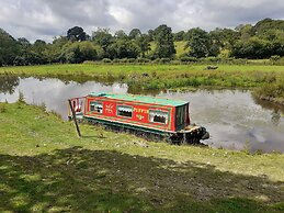 Pretty & Cosy Boat in Stunning Valley View, Wales