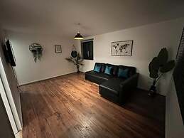 Impeccable 2-bed Apartment in Grays, London