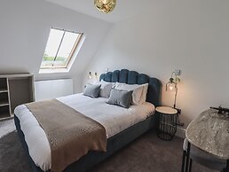 The Mabel Suite Stone Cross Mansion