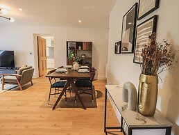 The Mabel Suite Stone Cross Mansion