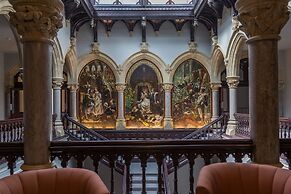 The Mabel Suite Stone Cross Mansion