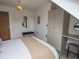 The Mabel Suite Stone Cross Mansion