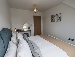 The Mabel Suite Stone Cross Mansion