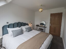 The Mabel Suite Stone Cross Mansion