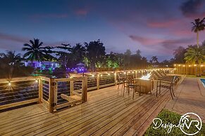 Stunning Waterfront 3BR with Heated POOL