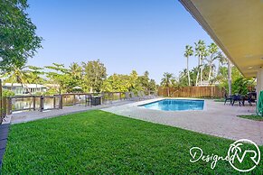 Stunning Waterfront 3BR with Heated POOL