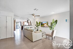 Stunning Waterfront 3BR with Heated POOL