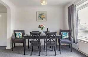 Lovely Apartment Sleeps 6 Singles in Torquay