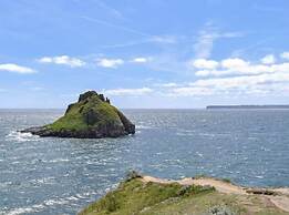 Lovely Apartment Sleeps 6 Singles in Torquay