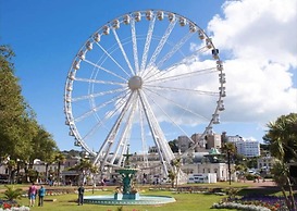 Lovely Apartment Sleeps 6 Singles in Torquay