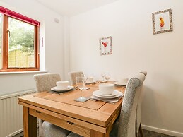 16 Mythern Meadow