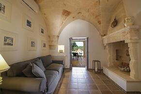 TD Villa Ricchiari Traditional Villa With Designer Pool