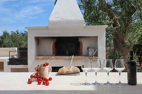 TD Villa Ricchiari Traditional Villa With Designer Pool