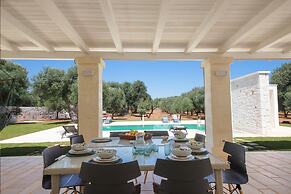 TD Villa Ricchiari Traditional Villa With Designer Pool