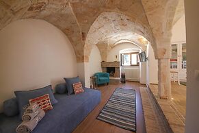 TD Villa Ricchiari Traditional Villa With Designer Pool