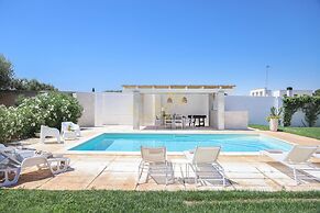 TD Villa Patrizia Pool Alfresco Kitchen