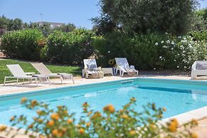 TD Villa Patrizia Pool Alfresco Kitchen