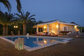 TD Villa Marinesca Typical Villa With Pool