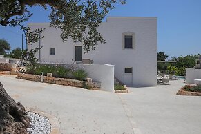 TD Casa Lul Panoramic Pool Over Mediterranean Scrub