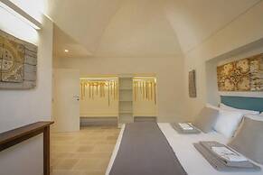 TD Casa Lul Panoramic Pool Over Mediterranean Scrub