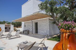 TD Casa Lul Panoramic Pool Over Mediterranean Scrub