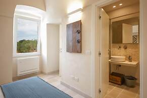 TD Casa Lul Panoramic Pool Over Mediterranean Scrub