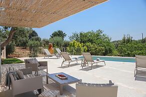 TD Casa Lul Panoramic Pool Over Mediterranean Scrub