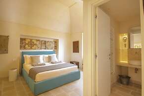 TD Casa Lul Panoramic Pool Over Mediterranean Scrub