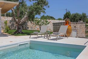 TD Casa Lul Panoramic Pool Over Mediterranean Scrub