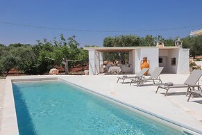 TD Casa Lul Panoramic Pool Over Mediterranean Scrub