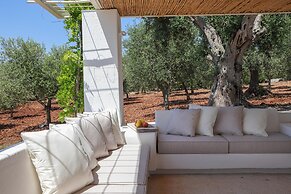 TD Casa Lul Panoramic Pool Over Mediterranean Scrub