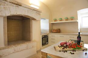 TD Casa Lul Panoramic Pool Over Mediterranean Scrub