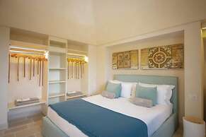 TD Casa Lul Panoramic Pool Over Mediterranean Scrub