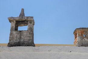 TD Casa Lul Panoramic Pool Over Mediterranean Scrub
