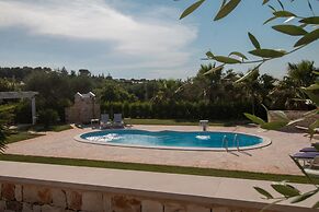 TD Villa Luna Trulli With Large Pool