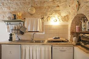 TD Dimora di Genna Trulletto With Lush Garden Pool