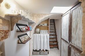 TD Dimora di Genna Trulletto With Lush Garden Pool