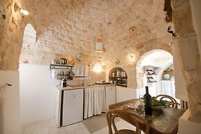 TD Dimora di Genna Trulletto With Lush Garden Pool