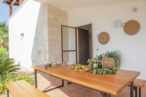 TD Trulli Saveni Trulli With Pool Near the Centre